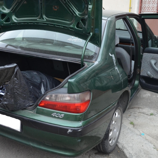 Patru percheziţii domiciliare în Constanţa pentru combaterea contrabandei cu produse din tutun