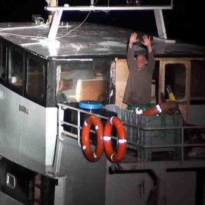 Două pescadoare din Turcia surprinse la braconat în