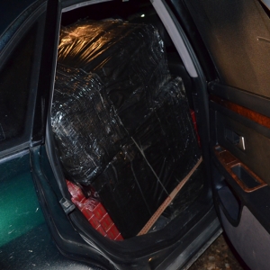 Ţigări de contrabandă, în valoare de peste 120.000