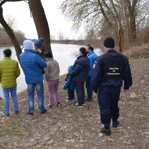 Şapte cetăţeni afgani opriţi la frontiera de nord