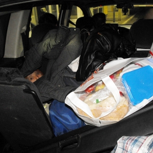 Minor ascuns în portbagaj, depistat la frontieră