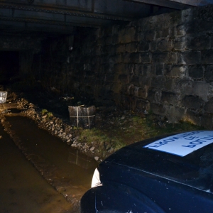 Ţigări ascunse sub fân, într-o autoutilitară