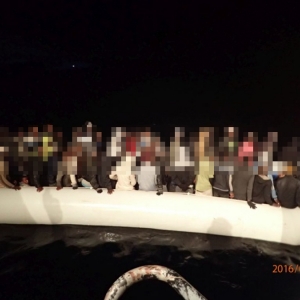 119 migranti care se aflau pe o barca gonflabila, in Marea