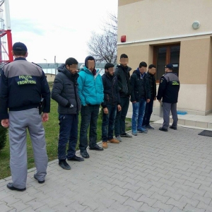 Sase marocani depistati la frontiera de sud-vest