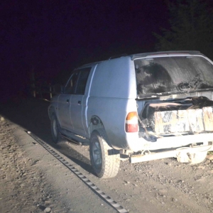 Peste 12.000 de pachete ţigări confiscate de poliţiştii