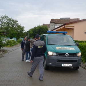 Călăuze şi migranţi din Bangladesh reţinuţi de