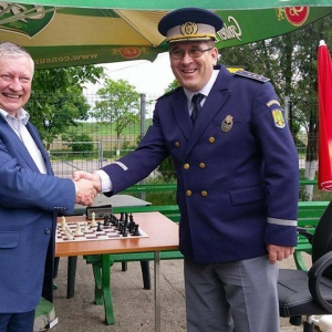 Moment unic pentru campionul naţional la şah al Ministerului Afacerilor Interne, inspector principal de poliţie Ursan Cornel Marius - întâlnire cu marele campion Anatoli Karpov