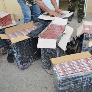 Focuri de armă pentru reținerea unor contrabandiști de țigări