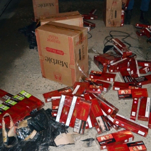 Focuri de armă pentru reținerea unor contrabandiști de țigări