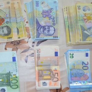 Grupare infracţională axată pe contrabandă cu ţigări, care acţiona în judeţele din sud-vestul ţării, destructurată