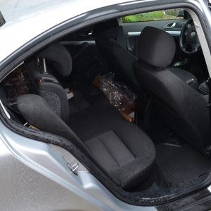 Ţigări de contrabandă de peste 56.000 de lei confiscate la frontiera de est