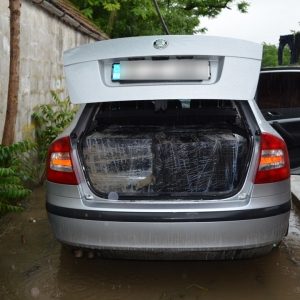 Ţigări de contrabandă de peste 56.000 de lei confiscate la frontiera de est