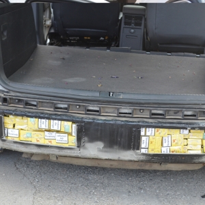 Mii de pachete de țigări de contrabandă depistate la frontiera de nord a României