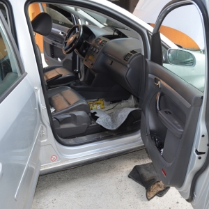 Mii de pachete de țigări de contrabandă depistate la frontiera de nord a României