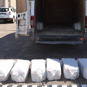 Țigări în valoare de peste 237.000 de lei confiscate la frontiera de nord