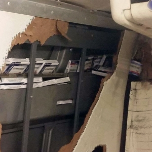 Zeci de mii de comprimate cu substanțe anabolizante, ascunse într-un microbuz