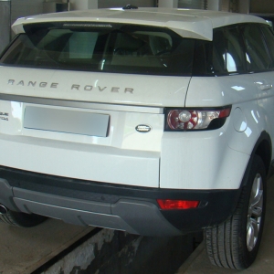 Autoturism de lux Range Rover căutat în Italia, depistat la P.T.F. Siret