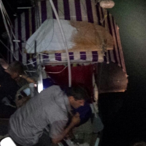 Bărbat din Belarus care plutea pe o barcă improvizată, pe Marea Neagră, salvat de poliţiştii de frontieră