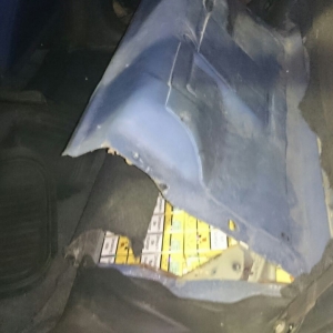 Aproximativ 12.500 pachete de ţigări de contrabandă, descoperite în mai multe autoturisme