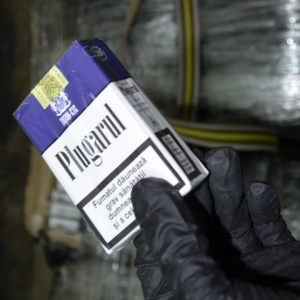 Ţigări în valoare de aproximativ 65.000 lei, confiscate la frontieră