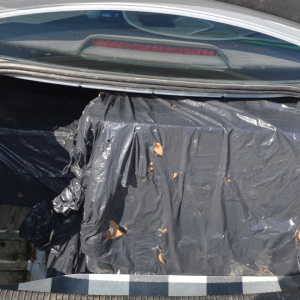 Autoturism încărcat cu ţigări de contrabandă, urmărit în trafic