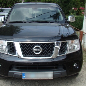 Nissan Navara furat din Franţa depistat în Botoşani