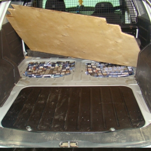 Aproximativ 10.000 pachete ţigări de contrabandă depistate în ultimele 24 de ore la frontiera de nord a României