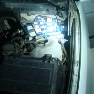 Trei autoturisme cu ţigări depistate la frontiera de nord