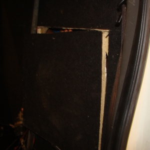 Cinci irakieni ascunşi într-un microbuz, depistaţi la P.T.F. Calafat