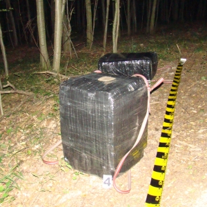 Focuri de armă pentru reţinerea contrabandiştilor, la frontiera de nord-est