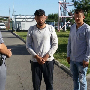 Doi cetăţeni afgani depistaţi la frontiera de vest