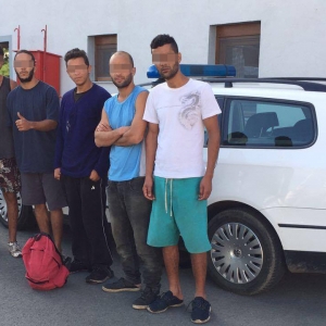 Patru algerieni şi un marocan depistaţi la frontiera de vest în timp ce încercau să intre ilegal în ţară