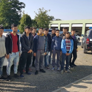 28 migranţi, opriţi la frontiera de sud-vest. O