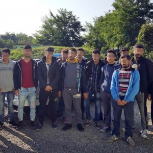 28 migranţi, opriţi la frontiera de sud-vest. O
