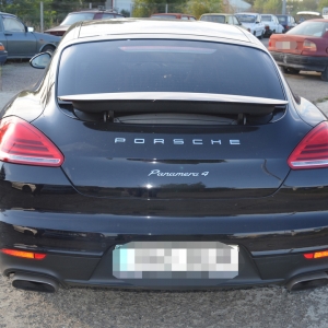 Porsche în valoare de 117.000 euro căutat în