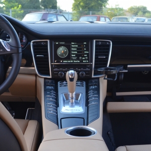 Porsche în valoare de 117.000 euro căutat în