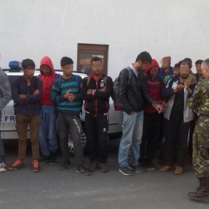 Treizeci de migranţi, opriţi la frontiera de sud-vest