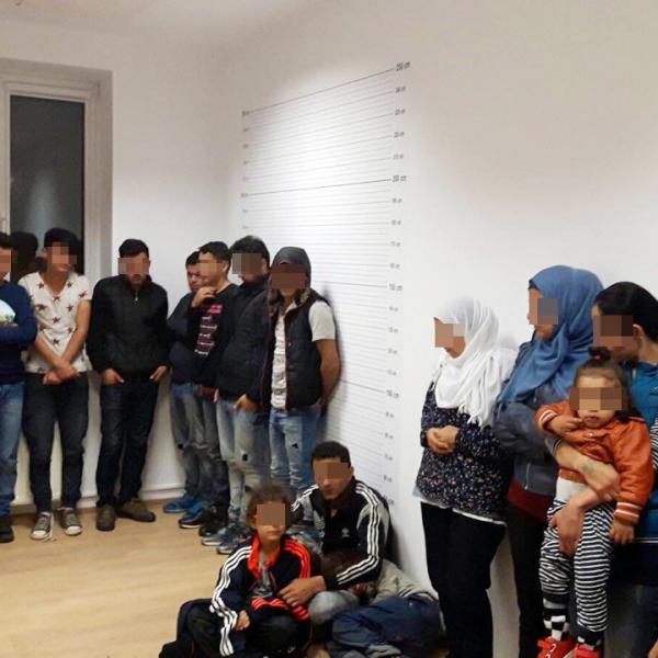Reţea de trafic de migranţi destructurată la graniţa de sud-vest