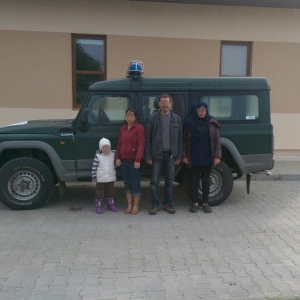 Două femei, un bărbat și un copil de 4 ani din Siria și