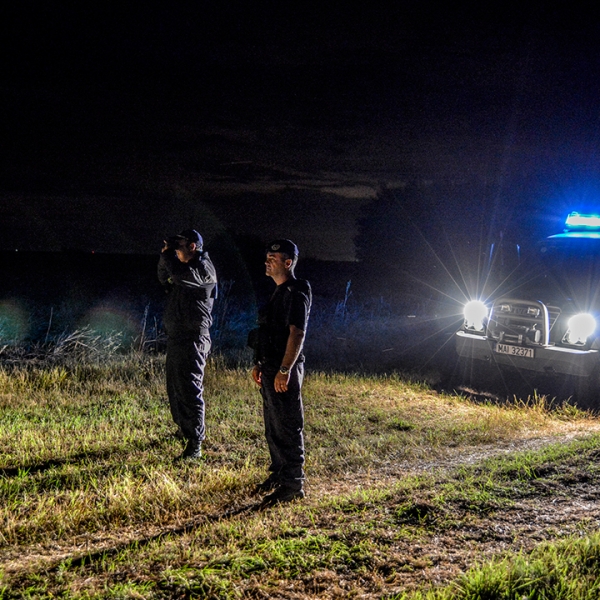 15 migranţi depistaţi de poliţiştii de frontieră timişeni în timp  ce încercau să treacă ilegal frontieră
