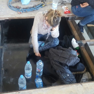 Şapte cetățeni irakieni ascunşi într-un spaţiu