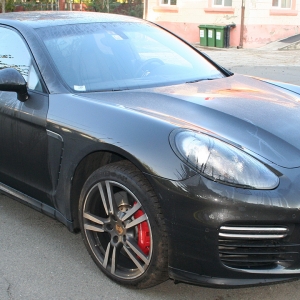 Autoturism de lux căutat în Franţa, depistat la