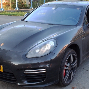 Autoturism de lux căutat în Franţa, depistat la