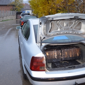 Zeci de mii de pachete de ţigări de contrabandă ascunse