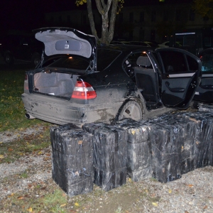 Urmărire pentru reținerea unui contrabandist de țigări