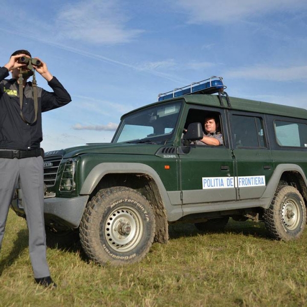 Trei cetăţeni albanezi, depistaţi la frontiera cu Serbia