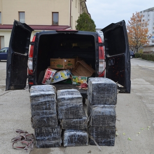 Ţigări de contrabandă, în valoare de peste 20.000