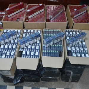 14.000 pachete de tigări de contrabandă confiscate la