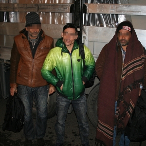 Trei pakistanezi ascunşi într-un camion, depistaţi