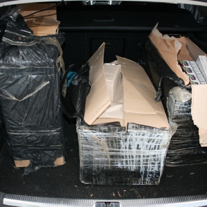 Grup infracţional specializat în contrabandă, destructurat la Iaşi